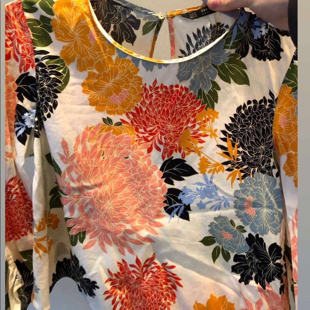 Zara basic floral blouse